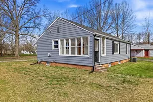 335 N 11th St, Sebring, OH 44672 - Photo 4