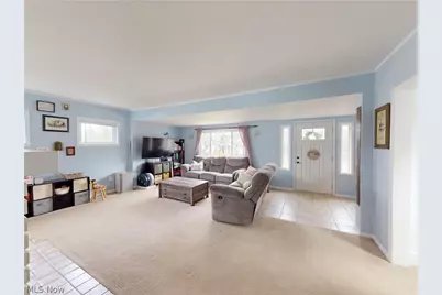 5162 Oakmont Drive, Lyndhurst, OH 44124 - Photo 4