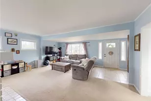 5162 Oakmont Dr, Lyndhurst, OH 44124 - Photo 4