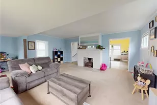 5162 Oakmont Dr, Lyndhurst, OH 44124 - Photo 2