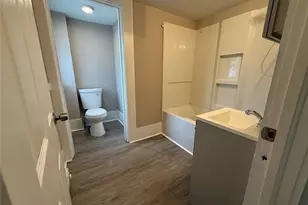 323 Columbus St, Elyria, OH 44035 - Photo 8