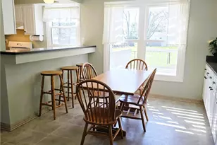 9898 Lakeview Cir, Strongsville, OH 44136 - Photo 6