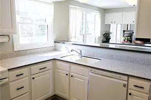 9898 Lakeview Cir, Strongsville, OH 44136 - Photo 2