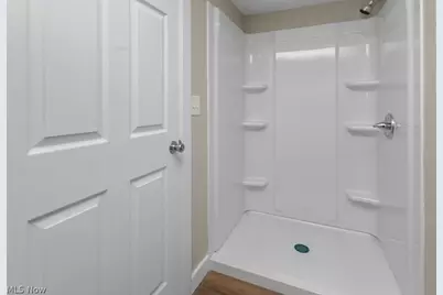 260 Courtland Boulevard, Eastlake, OH 44095 - Photo 14