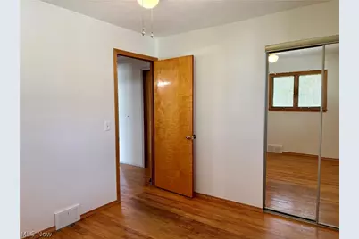 355 Gayle Drive, Sheffield Lake, OH 44054 - Photo 10