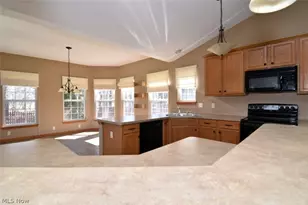 8337 Burlington Dr, North Ridgeville, OH 44039 - Photo 18