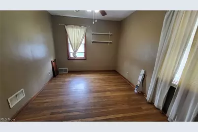 6014 Laverne Avenue, Parma, OH 44129 - Photo 8