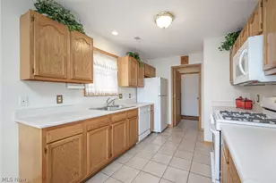 1432 Waters Edge Dr, Akron, OH 44313 - Photo 8