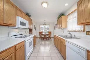 1432 Waters Edge Dr, Akron, OH 44313 - Photo 10