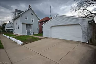 486 Howe St, Akron, OH 44307 - Photo 2