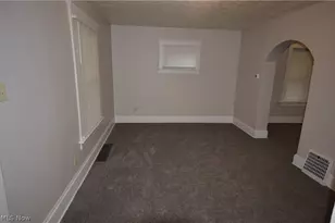 486 Howe St, Akron, OH 44307 - Photo 12