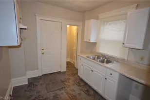 486 Howe St, Akron, OH 44307 - Photo 6