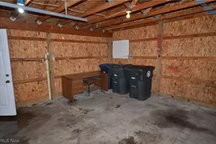 486 Howe St, Akron, OH 44307 - Photo 26