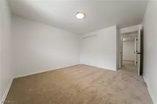 3181 Parmalee Dr, Green Hills, OH 44131 - Photo 14