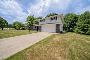 3181 Parmalee Dr, Green Hills, OH 44131 - Photo 26