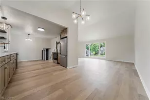3181 Parmalee Dr, Green Hills, OH 44131 - Photo 8