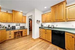 12488 Baumhart Rd, Amherst, OH 44001 - Photo 6