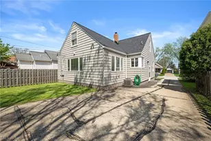 20893 Belvidere Ave, Fairview Park, OH 44126 - Photo 28