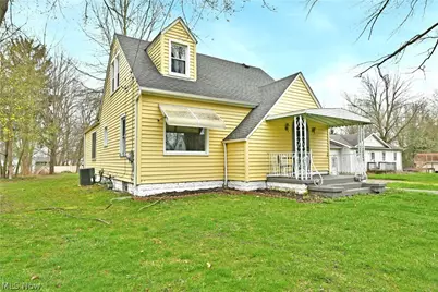 4890 Myrtle Avenue NW, Warren, OH 44483 - Photo 2