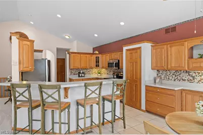 9418 Scottsdale Drive, Grandview Heights, OH 44147 - Photo 10