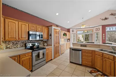 9418 Scottsdale Drive, Grandview Heights, OH 44147 - Photo 12