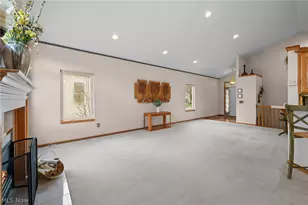 9418 Scottsdale Dr, Grandview Heights, OH 44147 - Photo 6