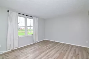 12395 Country Oaks Trail, Chardon, OH 44024 - Photo 14