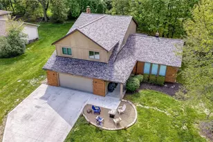 5062 Lansdowne Dr, Solon, OH 44139 - Photo 2
