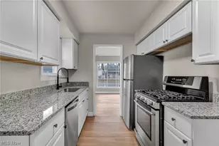 13539 Bennington Ave, Loveland, OH 44135 - Photo 16