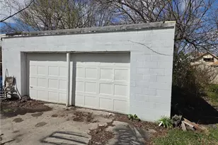 491 5th St, Struthers, OH 44471 - Photo 2