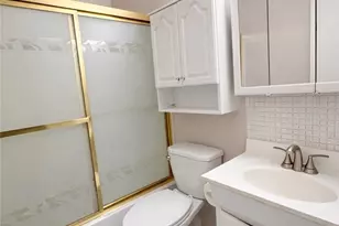 1372 Golden Gate Blvd, Mayfield Heights, OH 44124 - Photo 8
