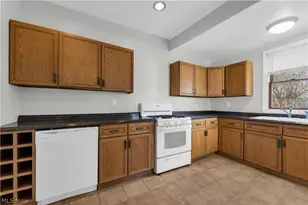 1434 Ridgewood Ave, Oakwood, OH 44107 - Photo 10