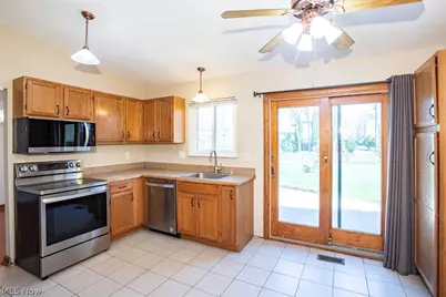 18267 Walnut Drive, Strongsville, OH 44149 - Photo 8