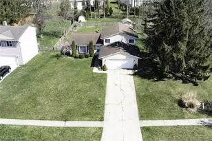 18267 Walnut Dr, Strongsville, OH 44149 - Photo 2