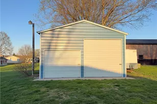 22179 Valley View Dr, West Lafayette, OH 43845 - Photo 30