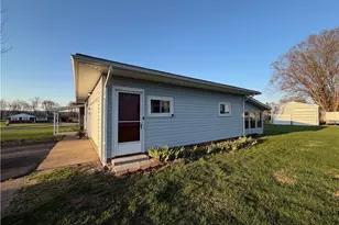 22179 Valley View Dr, West Lafayette, OH 43845 - Photo 4