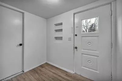 12831 Carrington Avenue, Loveland, OH 44135 - Photo 2