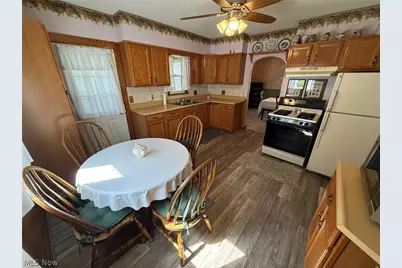 602 Crider Avenue NE, New Philadelphia, OH 44663 - Photo 2