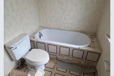 12800 Rexwood Avenue, Garfield Heights, OH 44105 - Photo 14