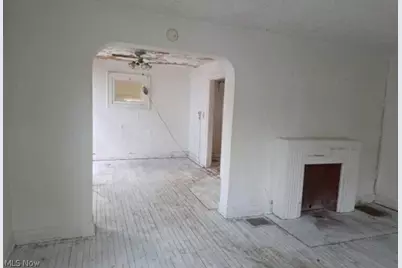 12800 Rexwood Avenue, Garfield Heights, OH 44105 - Photo 8