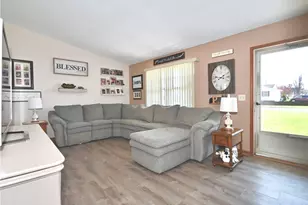 4942 Signature Cir, Austintown, OH 44515 - Photo 6