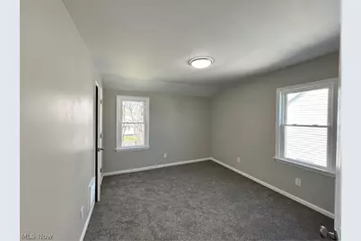 13623 Thornhurst Avenue, Garfield Heights, OH 44105 - Photo 18