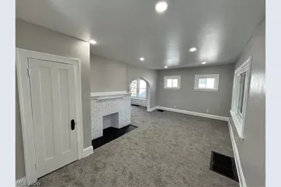 13623 Thornhurst Avenue, Garfield Heights, OH 44105 - Photo 10