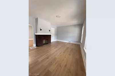 946 E 79th Street, Loveland, OH 44103 - Photo 2