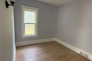 946 E 79th St, Loveland, OH 44103 - Photo 8