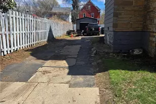 1359 E 110th St, Loveland, OH 44106 - Photo 2