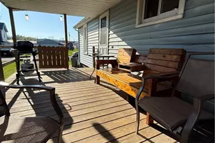 1748 South Lawn Ext, Coshocton, OH 43812 - Photo 2