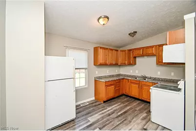 1240 W Waterloo Road, Akron, OH 44314 - Photo 6