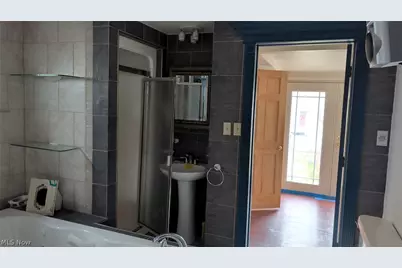 1857 12th Street SW, Akron, OH 44314 - Photo 6