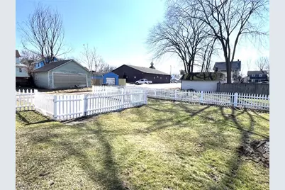 1825 Bernice Court NE, Canton, OH 44705 - Photo 8